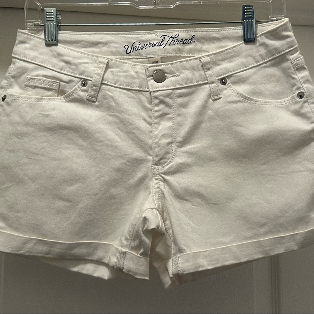 Universal Thread Women's Cream Shorts
